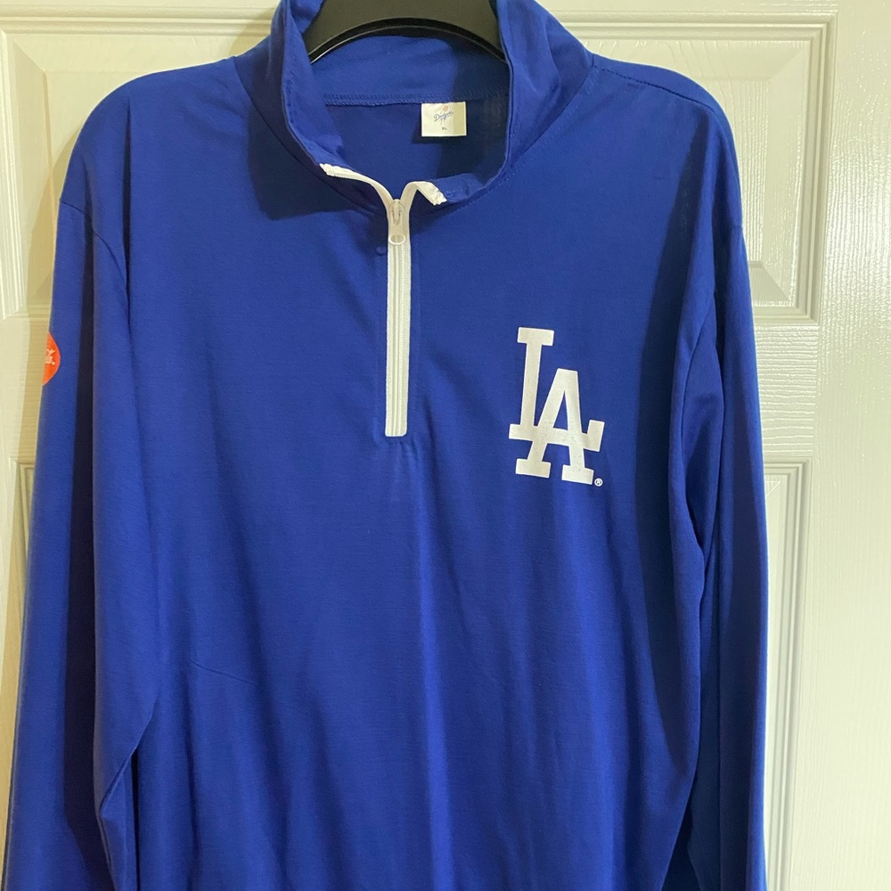 LA Dodgers long sleeve pullover. Size XL.